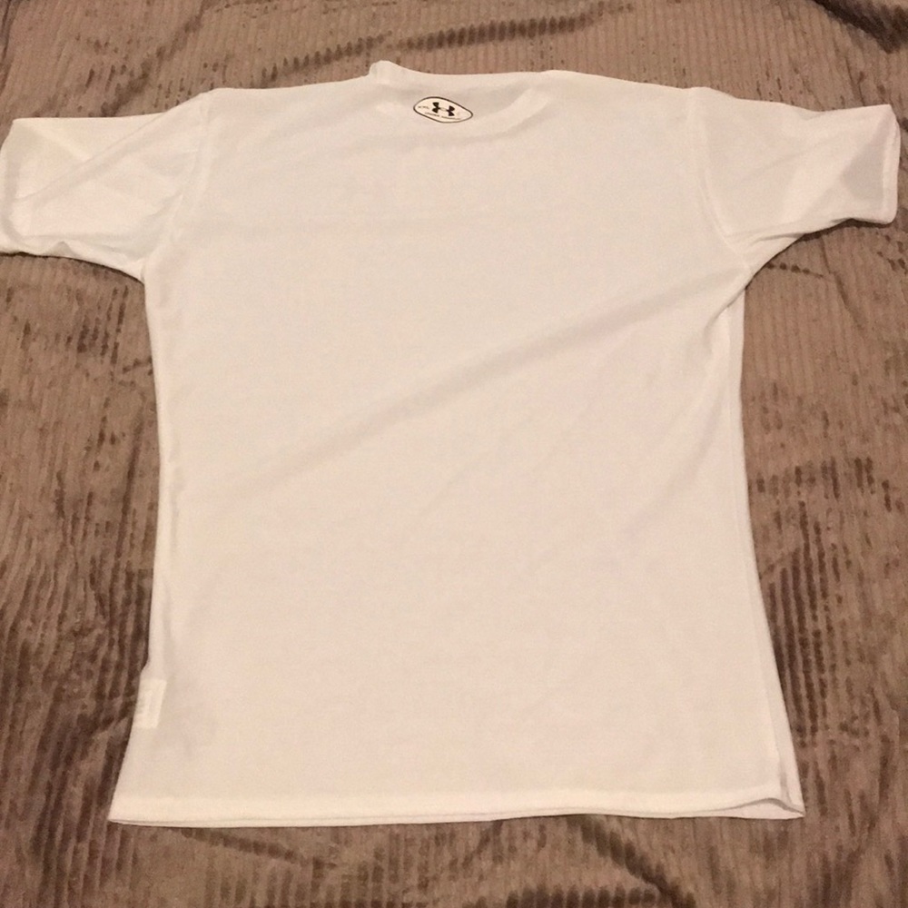 NWOTs Men’s Under Armour work out shirt - Picture 3 of 6